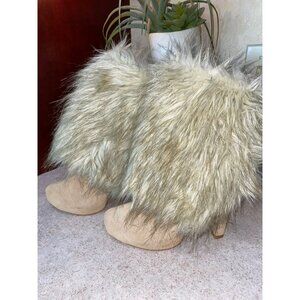 Colin Stuart Removable Faux Fur Ankle Booties Sz 7